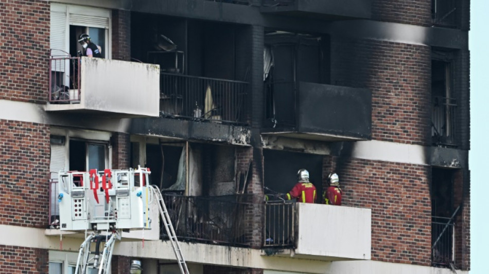 Pr&egrave;s de Paris, trois morts et plusieurs bless&eacute;s dans l'incendie d'un immeuble