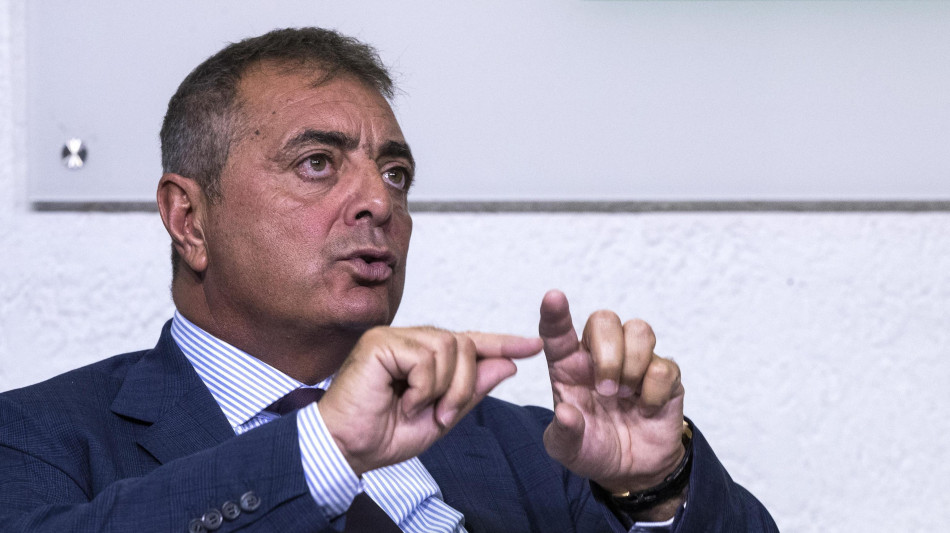 Sileoni, se Mef vende cospicua quota Mps pu&ograve; accadere tutto