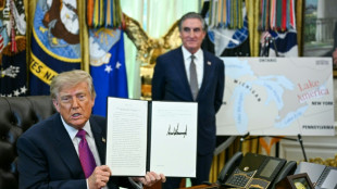 Trump ordena cambiar el nombre del lago Ontario a lago "Am&eacute;rica"