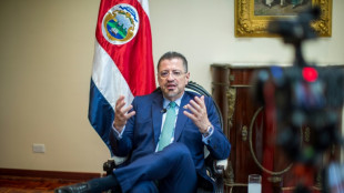 Presidente da Costa Rica é investigado por tráfico de influência