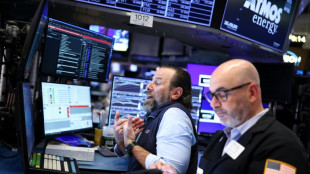 Wall Street sur la d&eacute;fensive avant la Fed et les r&eacute;sultats de la tech