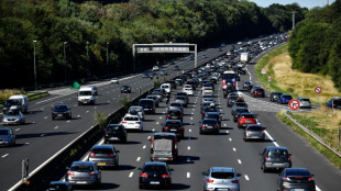 Rouler en chargeant sa batterie: deux solutions de "route électrique" testées en France