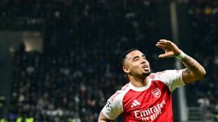Ligue des champions: Arsenal file en 8e, City et le Paris SG chutent