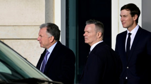 Zelensky e enviados dos EUA continuam as negociações em Berlim sobre o fim do conflito na Ucrânia