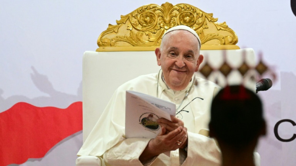 Le pape quitte le Timor oriental pour Singapour, derni&egrave;re &eacute;tape de sa tourn&eacute;e marathon