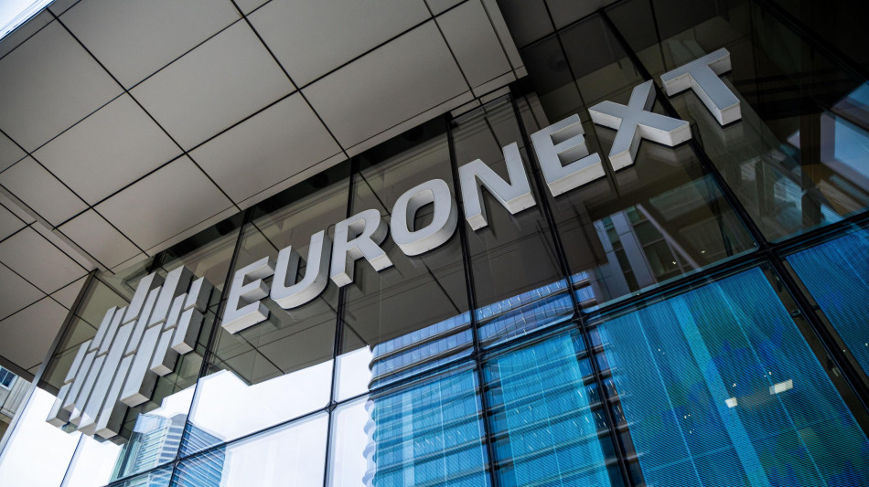 Borsa: l'Europa riduce le perdite coi futures Usa, Mercedes zavorra gli automobilistici