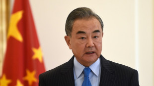 Chinas Außenminister bietet Vermittlung im Ukraine-Krieg an