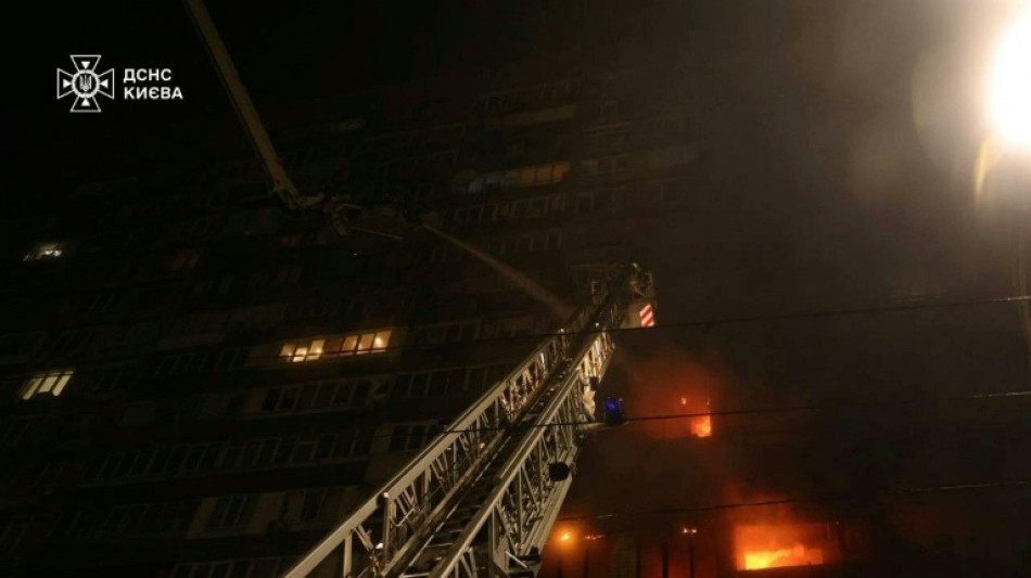 Coupures d'électricité à travers l'Ukraine après des frappes russes massives