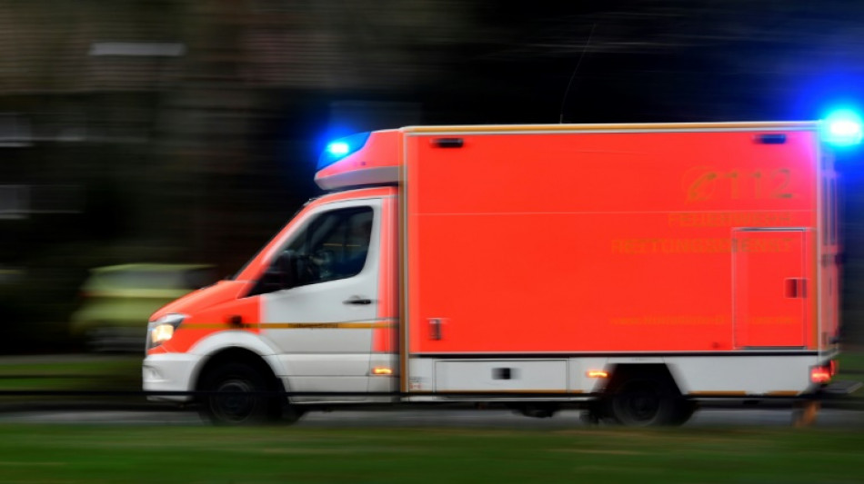 Rettungswagen im Einsatz überfährt Fußgänger bei Schwerin - Mann stirbt vor Ort
