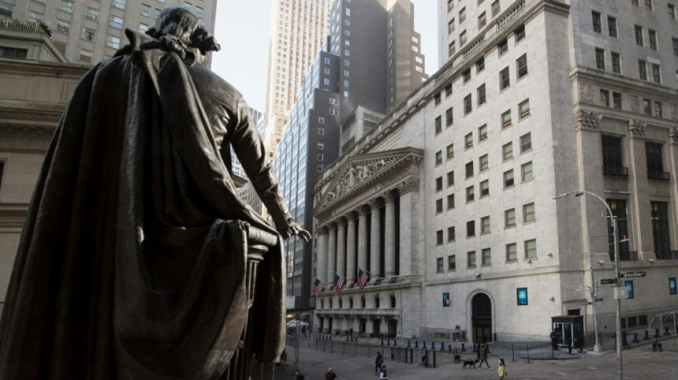 Wall Street ouvre en l&eacute;g&egrave;re hausse en &eacute;coutant le patron de la Fed