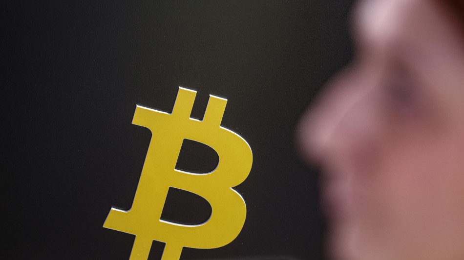 Bitcoin sotto i 60.000 dollari per la prima volta da ottobre 2024