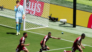 Catar arranca empate nos acr&eacute;scimos com Su&iacute;&ccedil;a (1-1) na Copa do Mundo