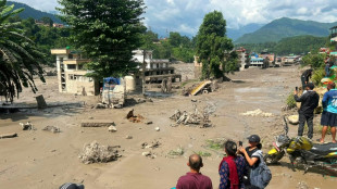 Fortes enchentes deixam 19 mortos no Nepal e 384 turistas desaparecidos