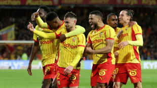 Lens return top of Ligue 1 with win over Rennes