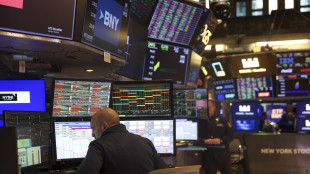 Borsa: si allenta la pressione dopo i dati sull'inflazione Usa, Milano gira in rialzo