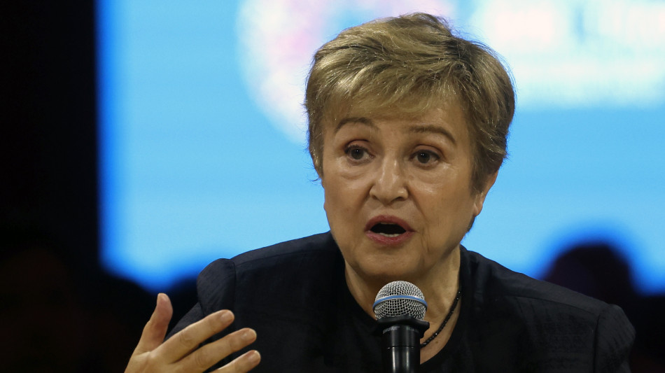 Monito Fmi, economia mondiale ha retto, ma potrebbe essere al limite