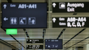 Betrieb an M&uuml;nchner Flughafen wegen "intensiven Brandgeruchs" in Tower gestoppt