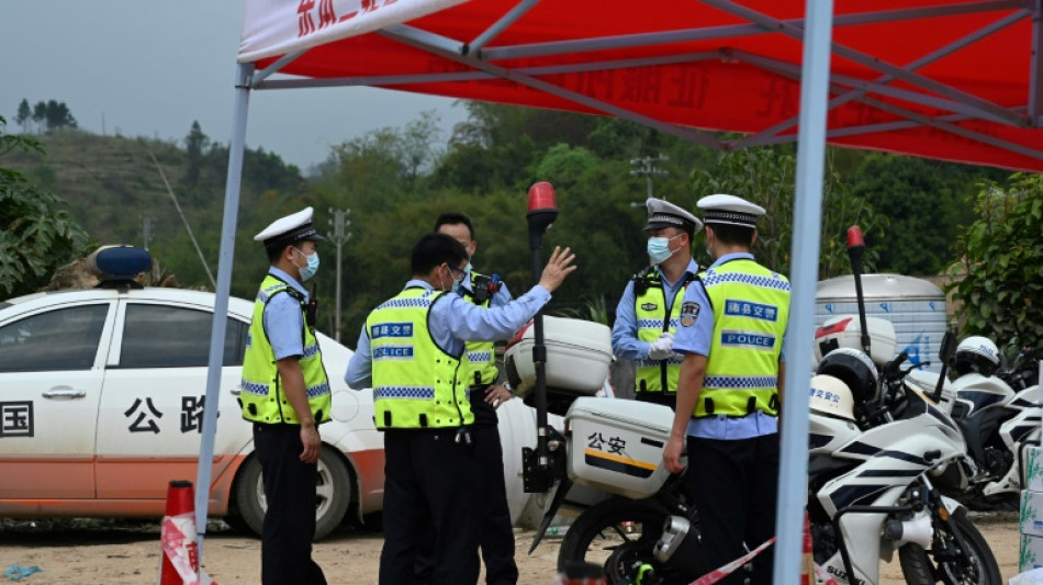 Chine: le site de l'accident d'avion passé au peigne fin