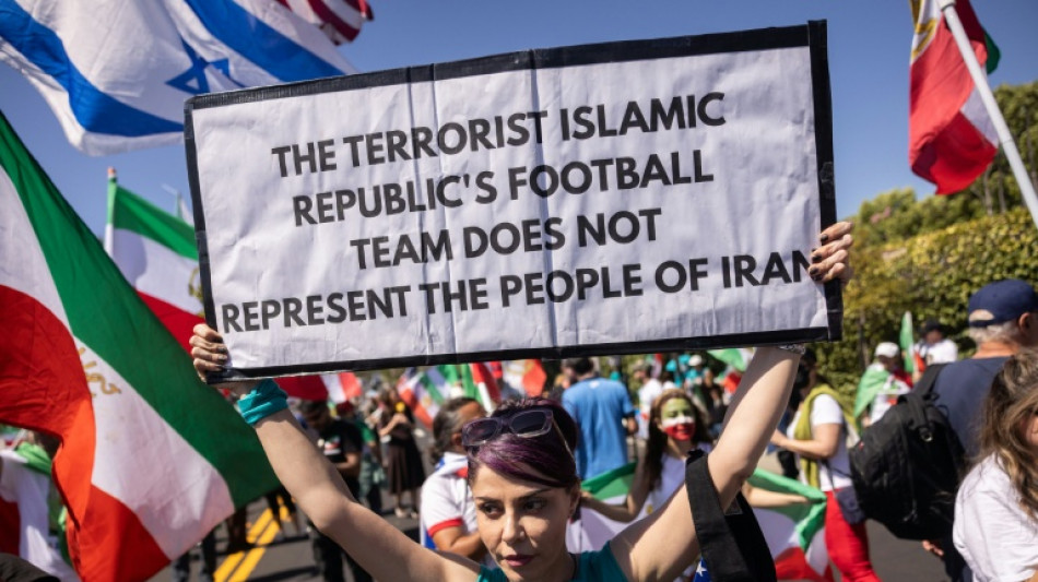 Comunidad iran&iacute; en Los &Aacute;ngeles protesta contra su selecci&oacute;n en el Mundial