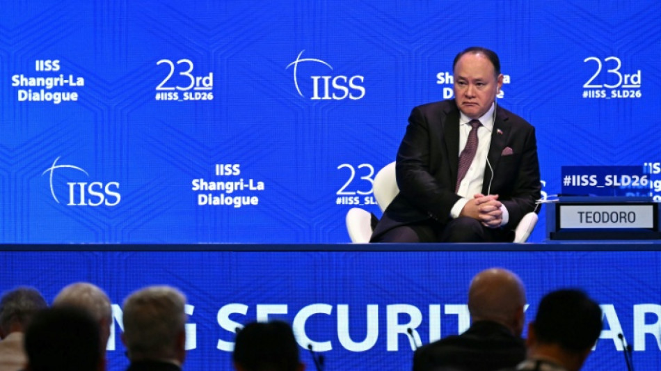 El ministro de Defensa de Filipinas se mantiene firme tras las sanciones de China