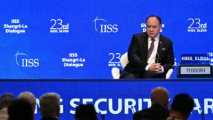 El ministro de Defensa de Filipinas se mantiene firme tras las sanciones de China