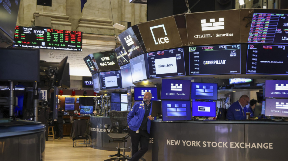 Wall Street apre debole, Dj -0,07%, Nasdaq +0,25%