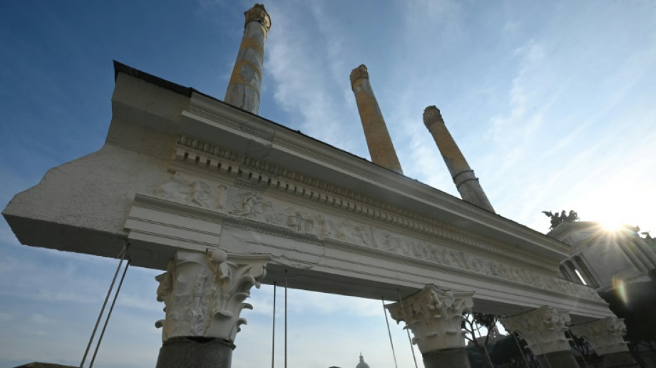 Roma restaura las imponentes columnas de la bas&iacute;lica de Trajano