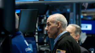 Wall Street &eacute;volue en ordre dispers&eacute; apr&egrave;s une hausse des prix de gros 