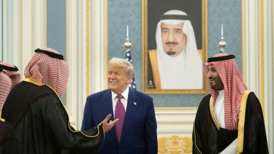 Trump in Saudi-Arabien: Pomp und Milliardenabkommen für Waffen und KI