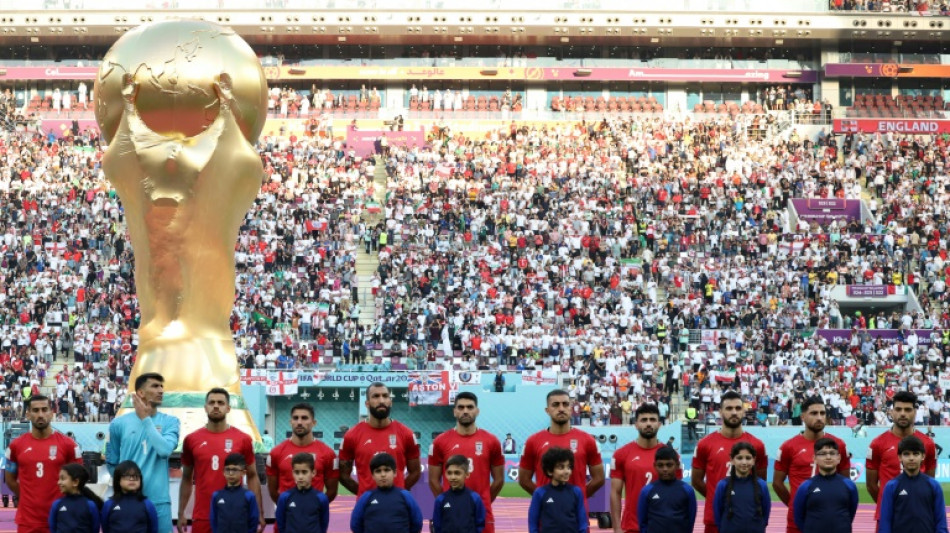 Los futbolistas de Ir&aacute;n e Inglaterra mandan gestos reivindicativos en el Mundial