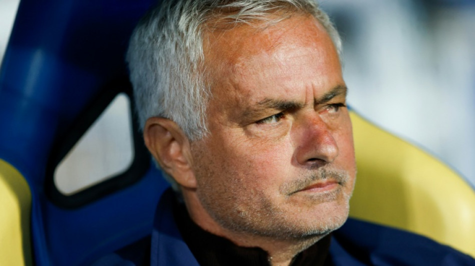 Mourinho &eacute; nomeado t&eacute;cnico do Real Madrid com contrato at&eacute; junho de 2029