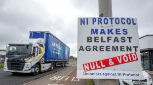 Irlande du Nord: Londres lance la r&eacute;vision unilat&eacute;rale du statut post-Brexit