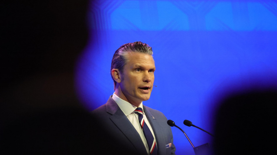 Hegseth in Normandia, 'oggi su spiagge europee nuova invasione, l'Europa agir&agrave;?'