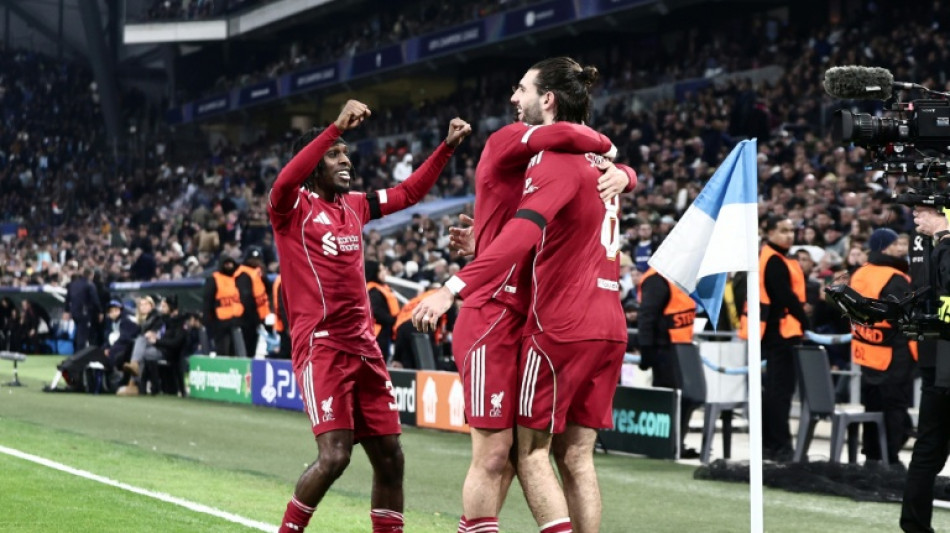Liverpool cruise as Bayern reach Champions League last 16