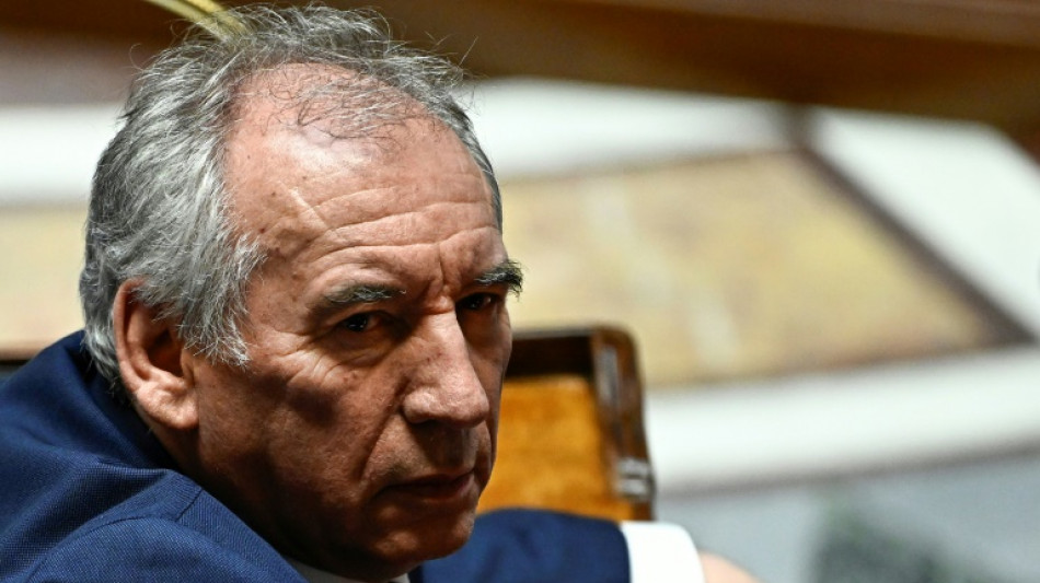 Bayrou s'appr&ecirc;te &agrave; surmonter une sixi&egrave;me motion de censure de la gauche