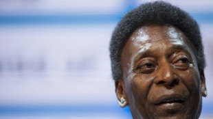 Pele muss erneut ins Krankenhaus