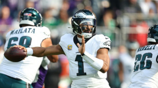 NFL Eagles soar over Vikings while Chiefs blank Raiders