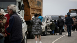Miles de refugiados llegan a Armenia y Bak&uacute; "garantizar&aacute;" derechos de los que se queden