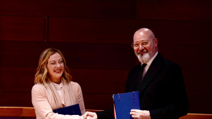 Botta e risposta Meloni-Bonaccini,'per voi ignorante chi vota destra', 'ammonivo sinistra'