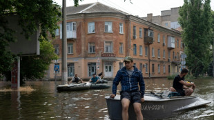 Bombardeos en zonas inundadas de Ucrania tras destrucci&oacute;n de represa