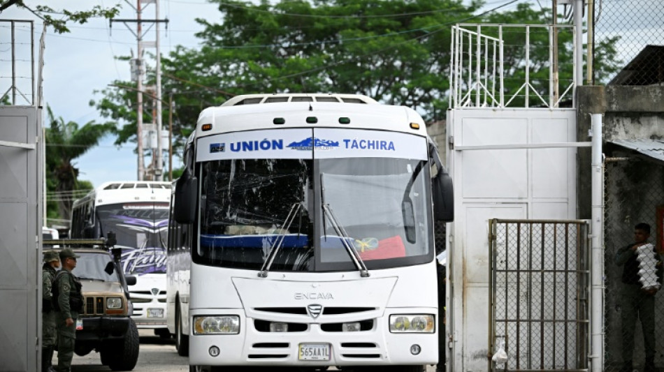 La angustia se apodera de las familias por el traslado de los presos que se amotinaron en Venezuela
