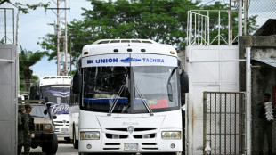 La angustia se apodera de las familias por el traslado de los presos que se amotinaron en Venezuela