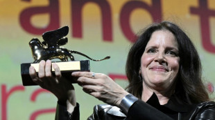 Dokumentarfilm über US-Opioidkrise gewinnt in Venedig den Goldenen Löwen