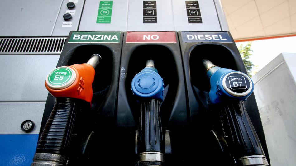 Prezzo petrolio in rialzo, Wti scambiato a 90,50 dollari