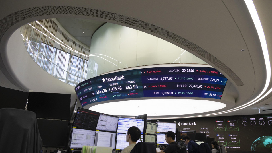 Borsa: l'Asia chiude su nuovi record tra Ia e tensioni geopolitiche
