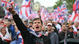 "Remigration", "croisades": &agrave; Londres, des dizaines de milliers de sympathisants de l'extr&ecirc;me droite ont d&eacute;fil&eacute;