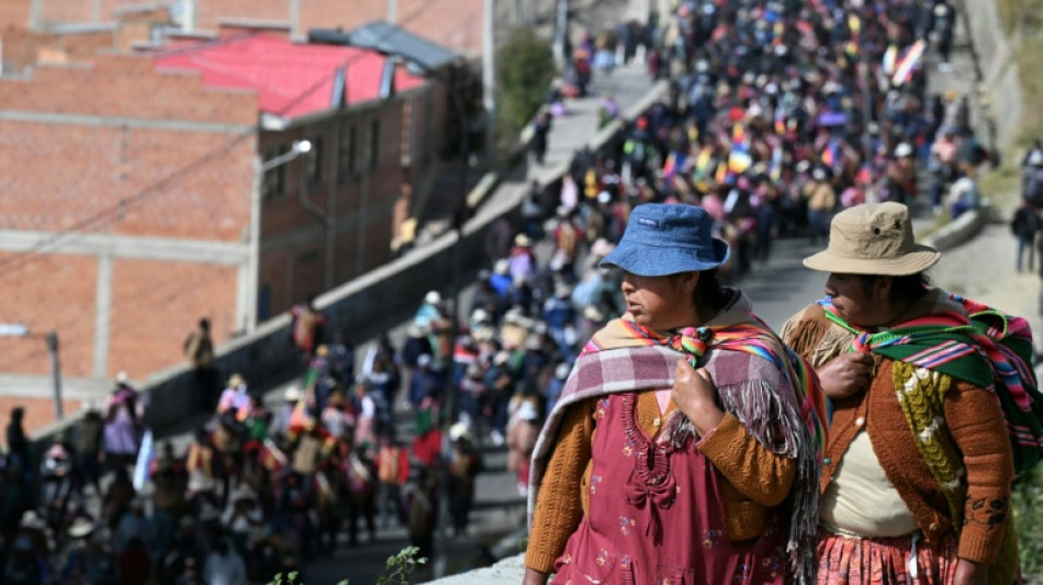 Manifestantes e policiais se enfrentam em La Paz em protesto contra governo na Bol&iacute;via