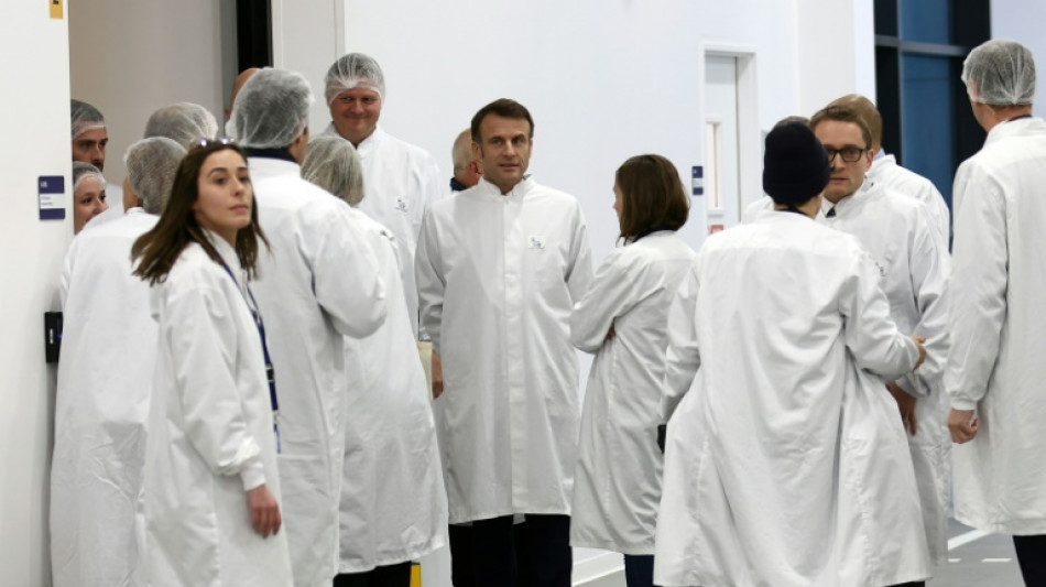 Santé: Macron salue un investissement "inédit" de plus de deux milliards d'euros à Chartres