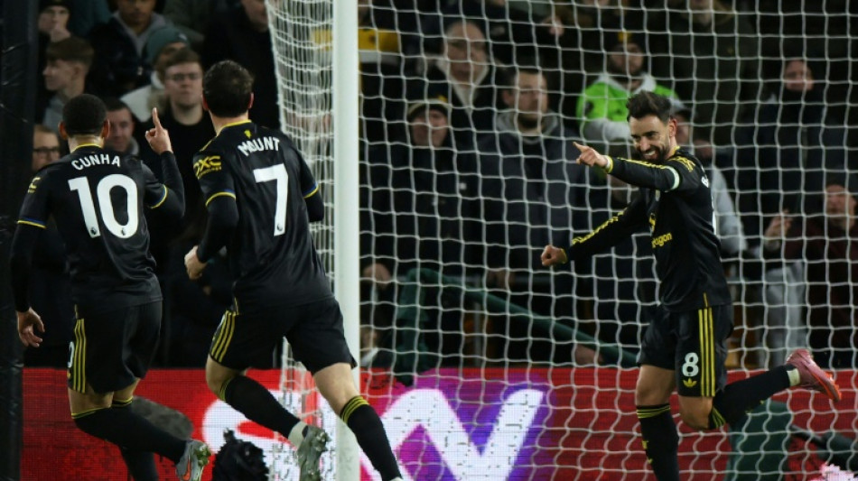 Man Utd back on track after Fernandes inspires Wolves rout