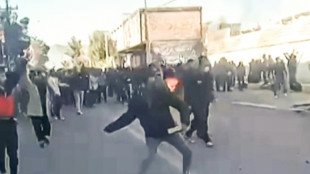 Iran: Chamenei &auml;u&szlig;ert Verst&auml;ndnis f&uuml;r Demonstranten und warnt "Aufr&uuml;hrer"